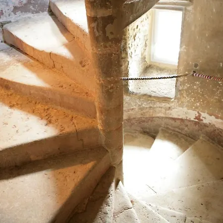 Chateau Le Val 2*