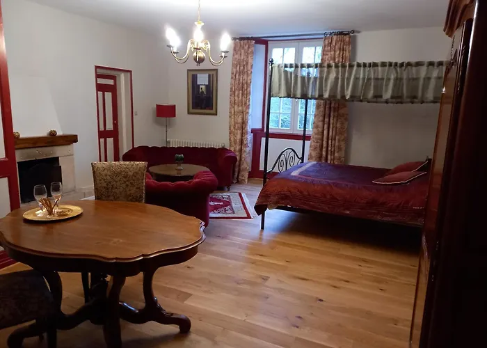 بيت ضيافة Chateau Le Val 3*