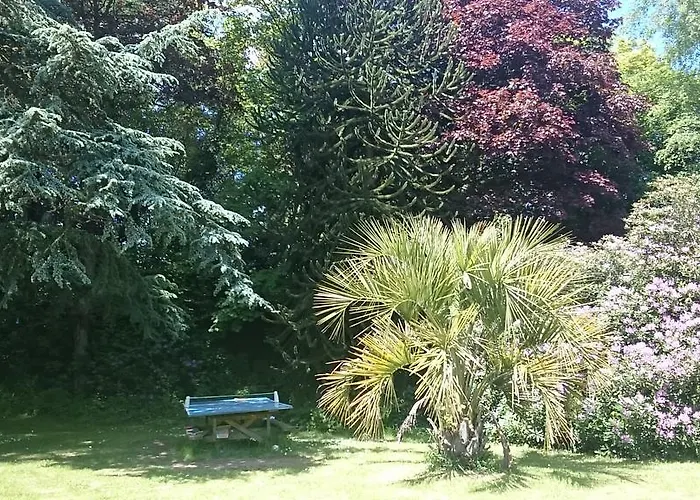 Chateau Le Val بيت ضيافة