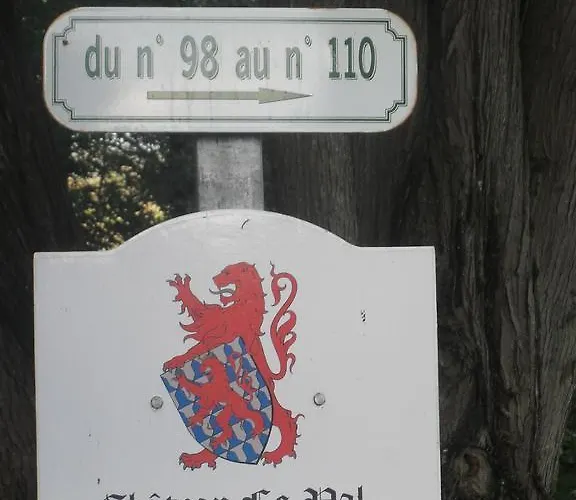 Chateau Le Val بيت ضيافة